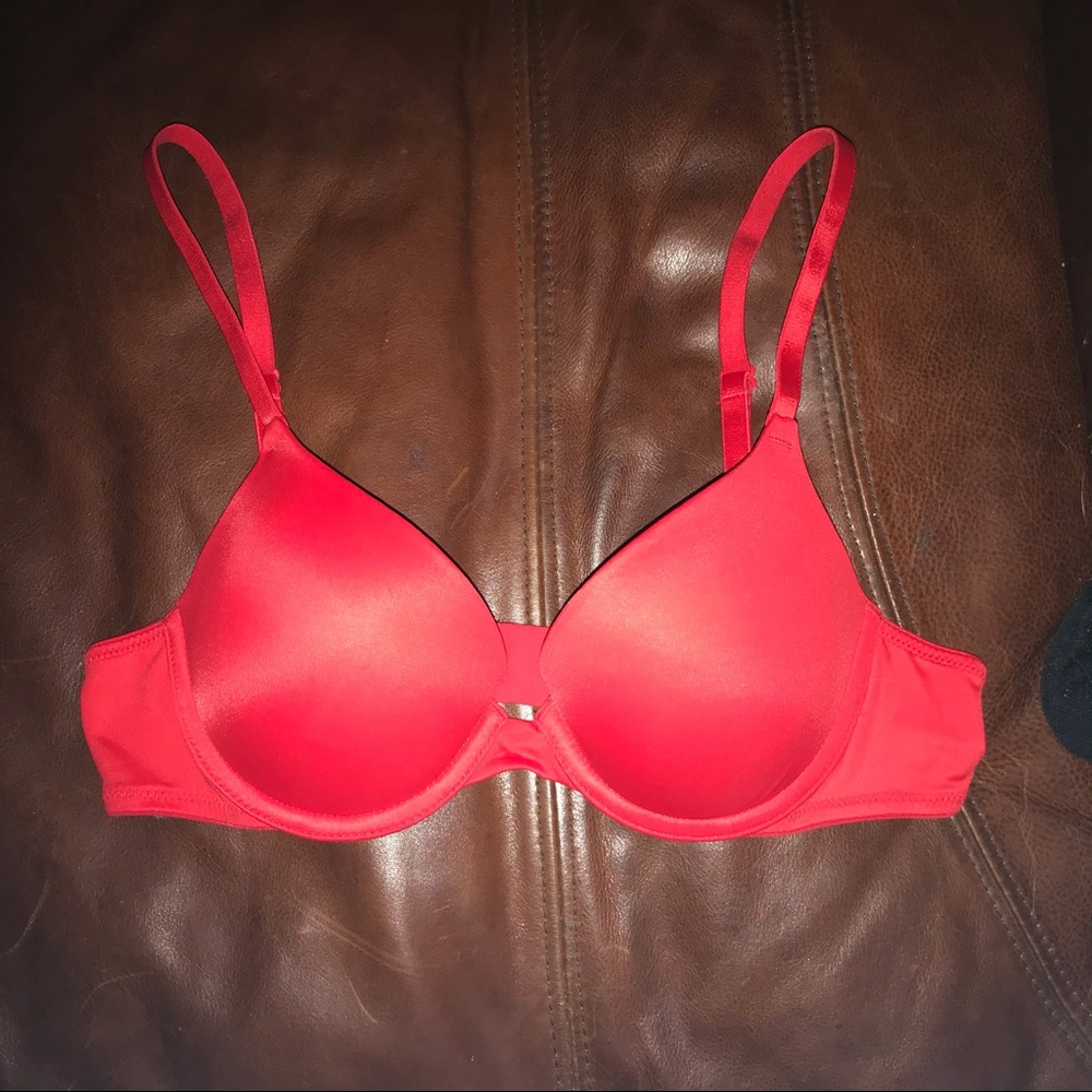 Victorias secret wear everywhere pushup